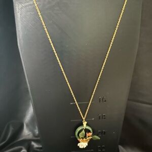 Elegant Gold and Green Pendant Necklace